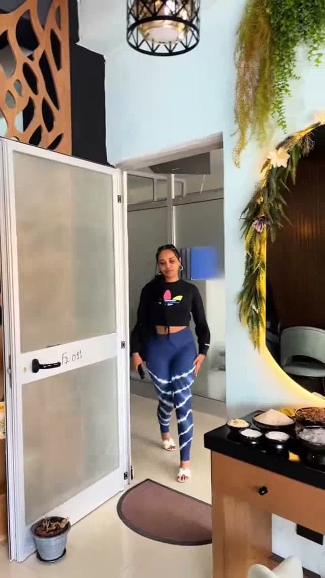 Deluxe Manicure & Pedicure Lounge